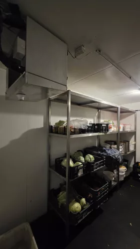 Hűtőkamra, 15 m³, +1 / +10 °C, 250x350x210 cm (belső állványzat nélkül)
