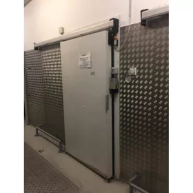 Újfagyasztós kamra 150-s panelból 13m3