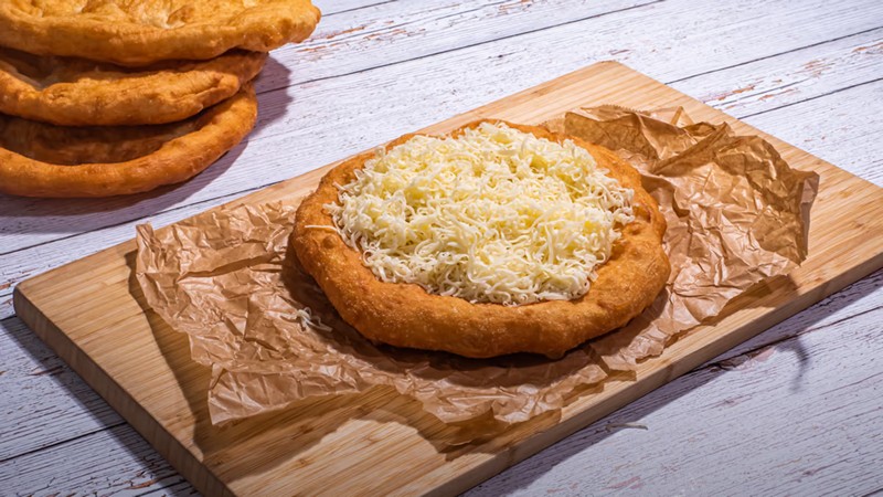 Lángos árak 2025-ben – és hogyan válaszd ki a legjobb lángossütőt?